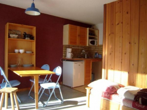 Studio-Cabine 4 Pers, 24m², Balcon, Parking, 50m Commerces et Télésiège, Crest-Voland - FR-1-733-13